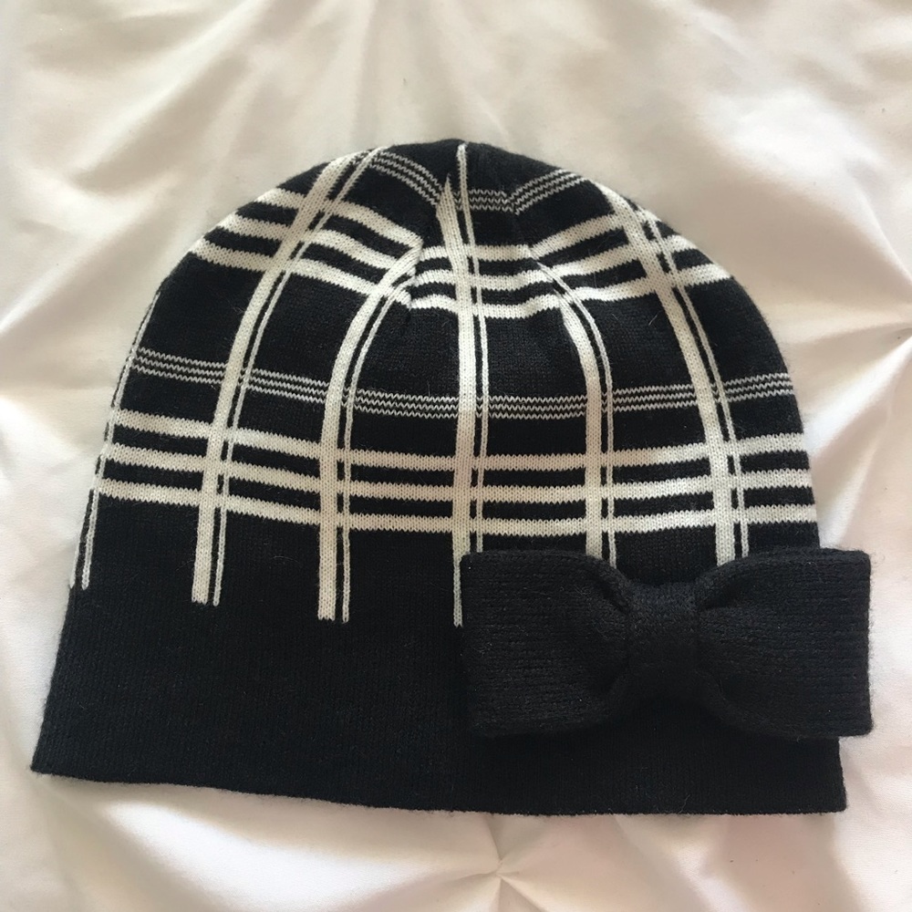 Kate Spade Black/white winter hat with bow